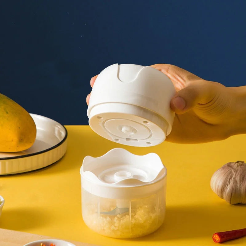 Mini Processador Elétrico de Alimentos Portátil com 3 lâminas de aço inox USB 250ml